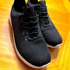 Sketchers size eight